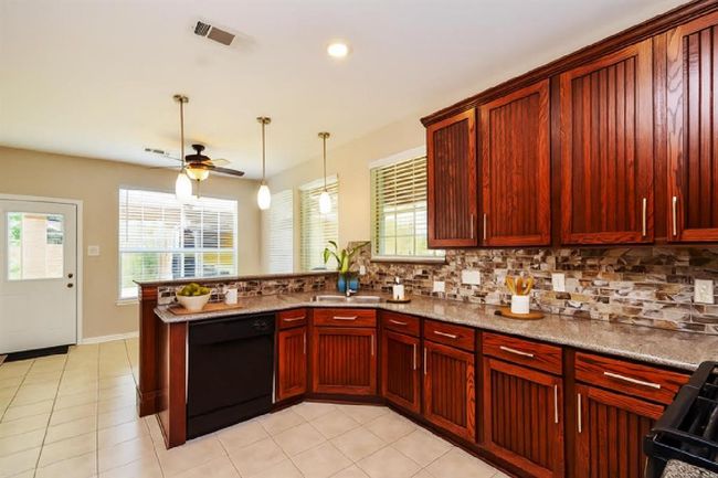 1501 Mulberry Ct, House other with 5 bedrooms, 4 bathrooms and 2 parking in Pearland TX | Image 7