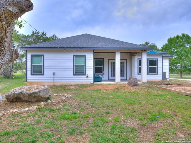 656 Fawn Dr, House other with 3 bedrooms, 2 bathrooms and null parking in Spring Branch TX | Image 5