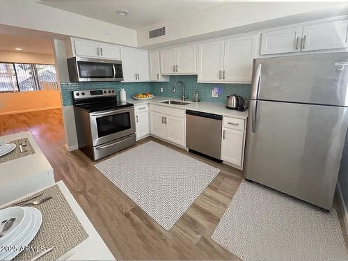 130-749 E Montebello Ave, Phoenix, AZ, 85014-2519 | Card Image