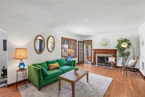415 E 75th St, Kansas City, MO, 64131-1652 | Card Image