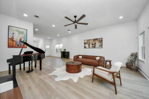 6747 Peerless St, Houston, TX, 77021-2377 | Card Image