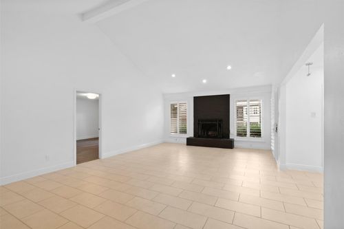 310 W Fair Harbor Ln, Houston, TX, 77079-2514 | Card Image