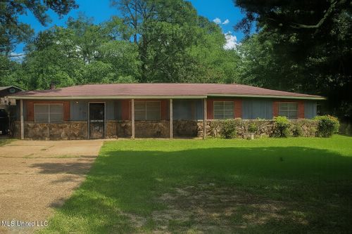 1066 Maria Dr, Jackson, MS, 39204-5155 | Card Image
