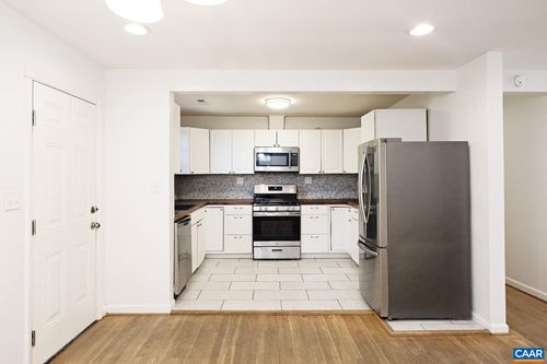 2307 Crestmont Ave, CHARLOTTESVILLE, VA, 22903-3611 | Card Image