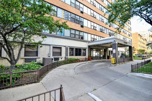 301-6030 N Sheridan Rd, Chicago, IL, 60660-2926 | Card Image