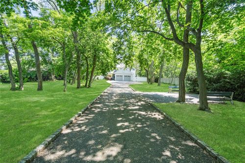 71 Atlantic Ave, Blue Point, NY, 11715-1405 | Card Image