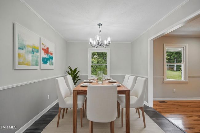 virtually staged dining | Image 14