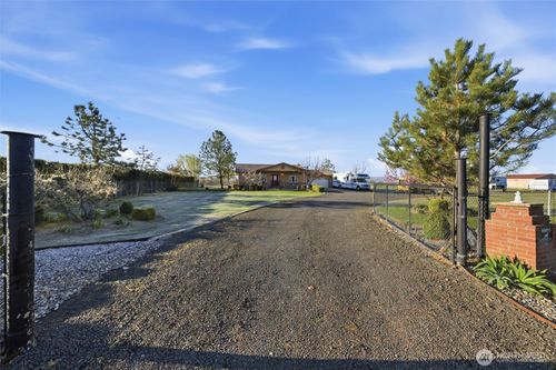 237 Reeds Rd, Touchet, WA, 99360-8712 | Card Image