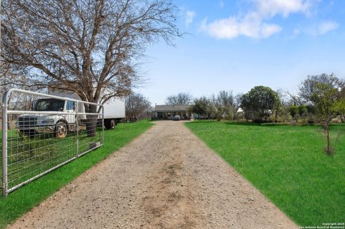 3938 State Highway 132 N, Lytle, TX, 78052-4732 | Card Image