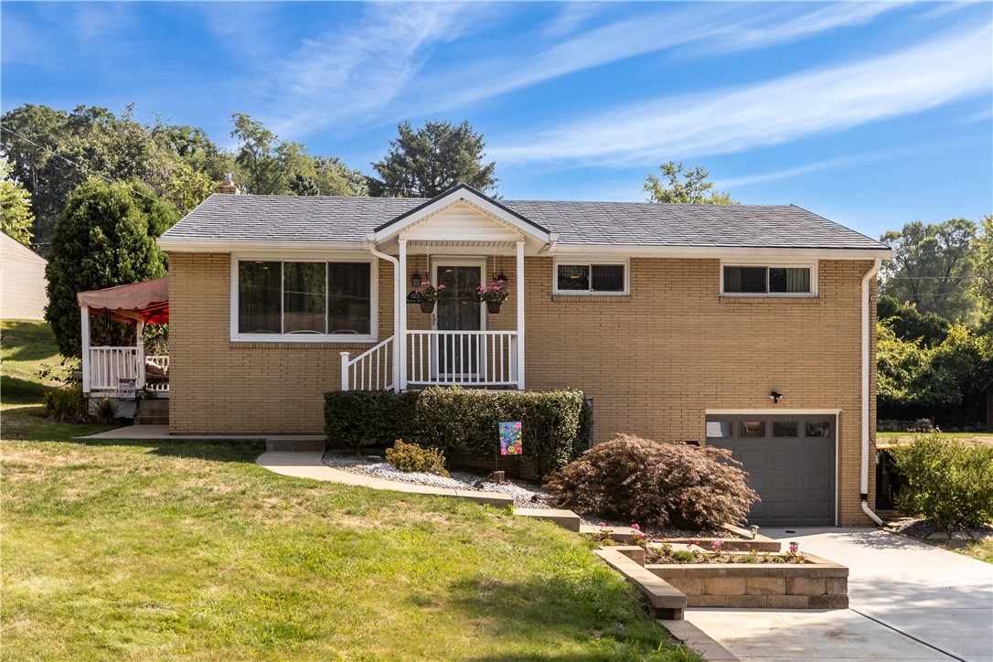 Richard Dr, Pittsburgh, PA 15234