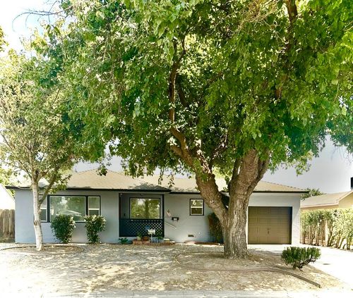 208 Parry Ave, Modesto, CA, 95354-3021 | Card Image