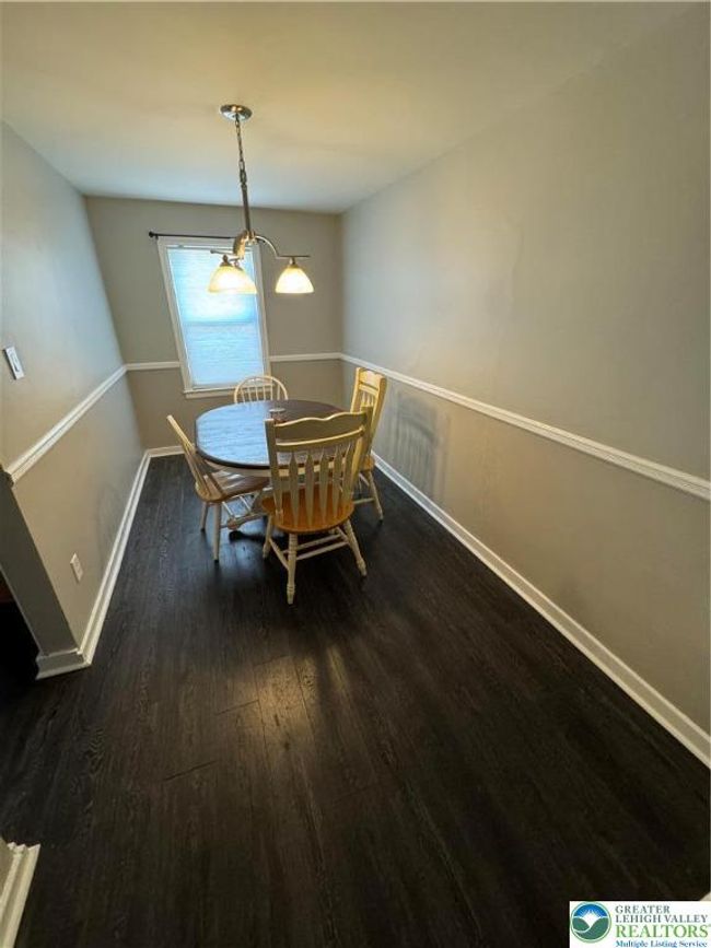 449 E Garrison St, Townhouse with 3 bedrooms, 1 bathrooms and null parking in BETHLEHEM PA | Image 5