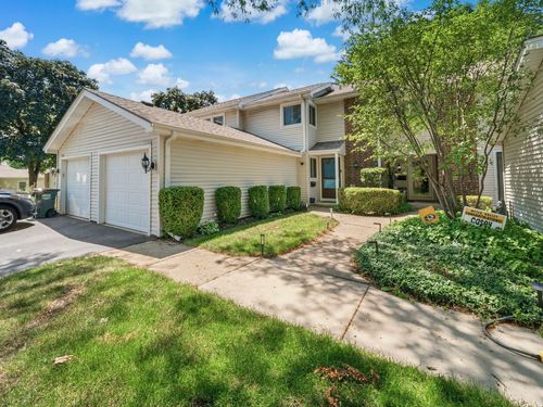 4S780 Pinehurst Dr, Naperville, IL, 60563-9172 | Card Image