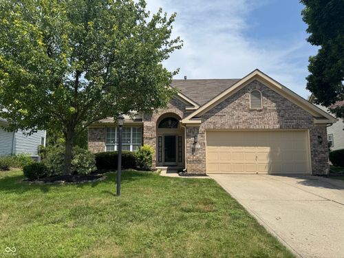 10311 Lakeland Dr, Fishers, IN, 46037-9324 | Card Image