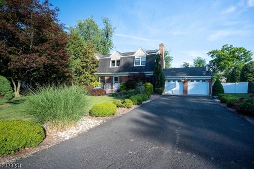 207 Grant Ave, Middlesex, NJ, 08846-1122 | Card Image