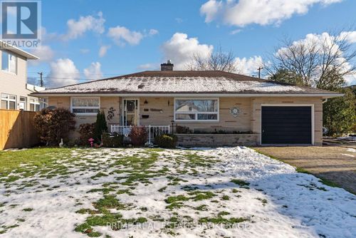 376 William Street, South Huron (Exeter), ON, N0M1S6 | Card Image