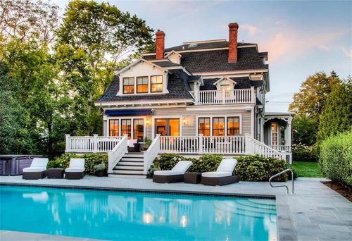 15 Berkeley Ave, Newport, RI, 02840-3501 | Card Image