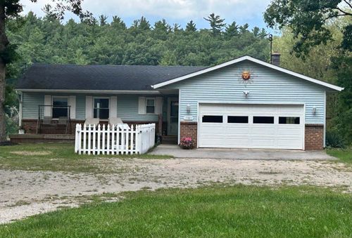 13887 Keiber Rd Ne, Greenville, MI, 48838-8322 | Card Image
