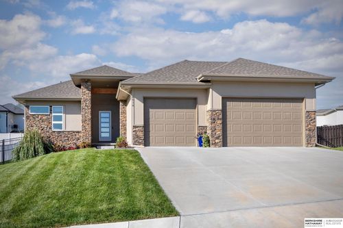 8016 S 184th Street, Omaha, NE, 68136 | Card Image