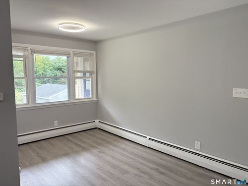 429 Thompson Ave, East Haven, CT, 06512-3362 | Card Image