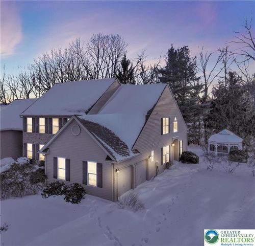 2073 Rolling Meadow Dr, Macungie, PA, 18062-8871 | Card Image