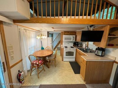 CABIN-2 - 724 Monmouth Road, House other with 1 bedrooms, 1 bathrooms and null parking in Cream Ridge NJ | Image 3