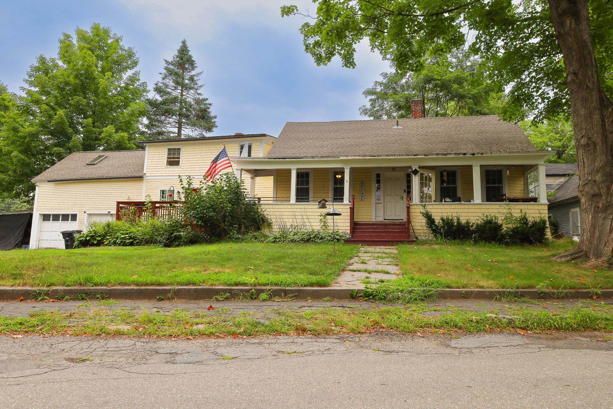 Schmitt St, Claremont, NH 03743