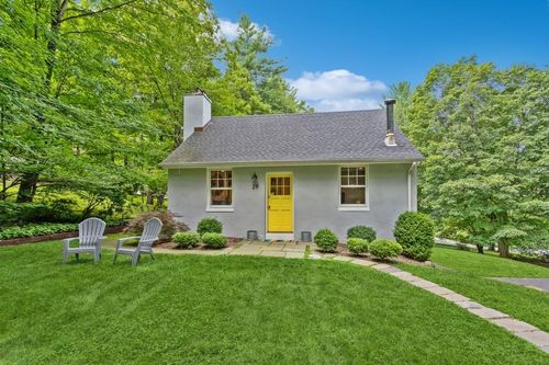 29 Main St Kisco Park, New Castle, NY, 10549 | Card Image