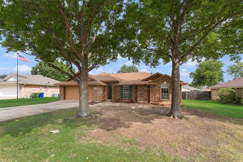 302 Newfield St, Venus, TX, 76084-3103 | Card Image