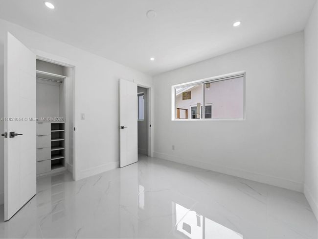 1007 Citrus Isle, House other with 4 bedrooms, 3 bathrooms and null parking in Fort Lauderdale FL | Image 47