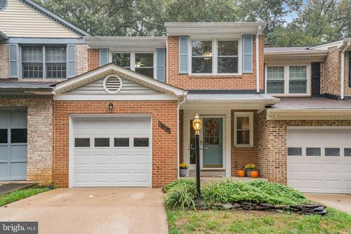 8017 Galla Knoll Cir, SPRINGFIELD, VA, 22153-2449 | Card Image