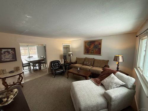 128 Woodward Dr, Saginaw, MI, 48601-5233 | Card Image