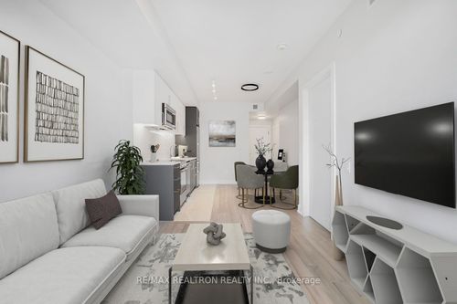 805-2525 Bathurst St, Toronto, ON, M6B2Y9 | Card Image