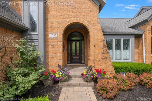 13-11793 Lorenz Way, Plymouth, MI, 48170-3517 | Card Image