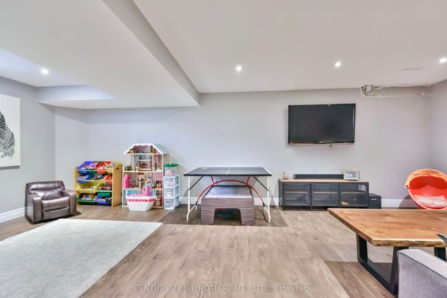 212 Maplewood Dr, House other with 3 bedrooms, 3 bathrooms and 4 parking in Angus ON | Image 30
