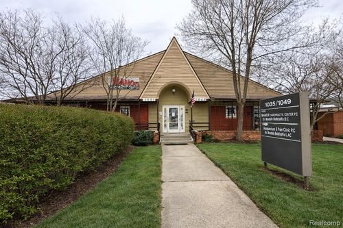 1049 Inkster Rd, Garden City, MI, 48135-3168 | Card Image