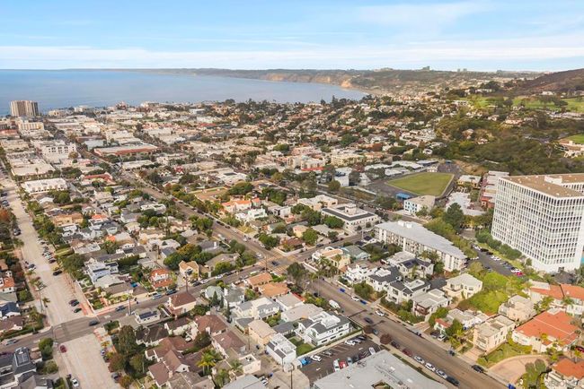 7214 Fay Ave, House other with 4 bedrooms, 3 bathrooms and 2 parking in La Jolla CA | Image 22
