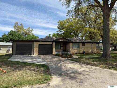 821 E 12th St, York, NE, 68467-1913 | Card Image