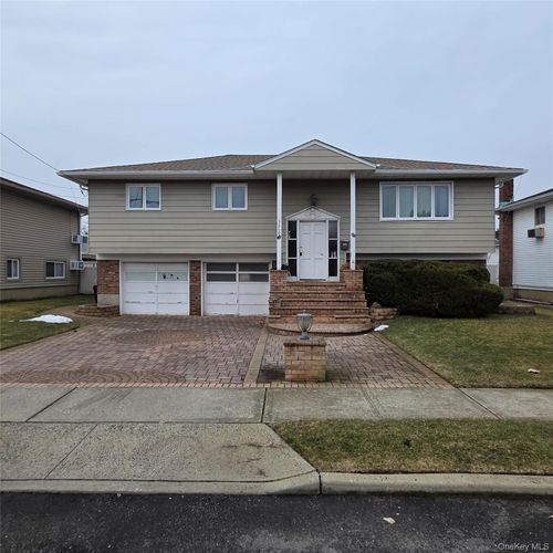 3260 Shore Rd, Oceanside, NY, 11572-2821 | Card Image