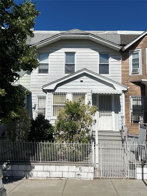 3105 93rd Street, New York, NY, 11369 | Card Image