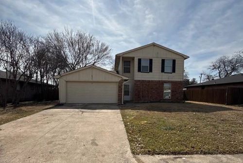 837 Wendy Dr, Grand Prairie, TX, 75052-6545 | Card Image