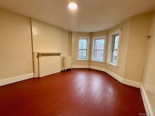 16 Lutheran St, Newburgh, NY, 12550-4839 | Card Image