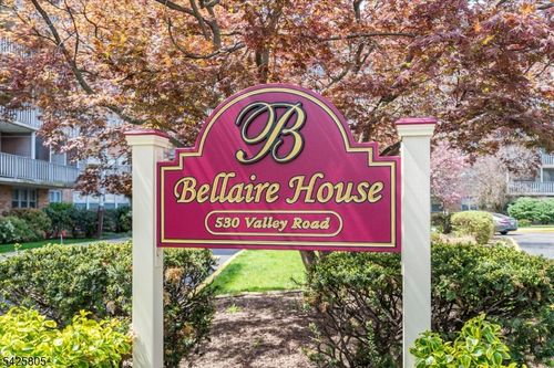 3z-530 Valley Rd, Montclair, NJ, 07043-2752 | Card Image
