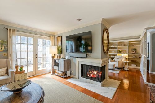 unit-7-401 Bowling Ave, Nashville, TN, 37205-2598 | Card Image