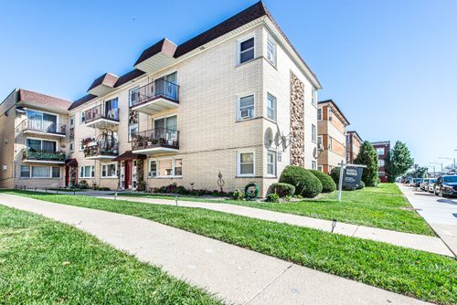 3n-6249 N Northwest Highway, Norwood Park, IL, 60631 | Card Image