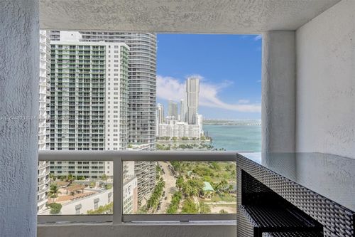 apt-2547-1717 N Bayshore Dr, MIAMI, FL, 33132-1162 | Card Image