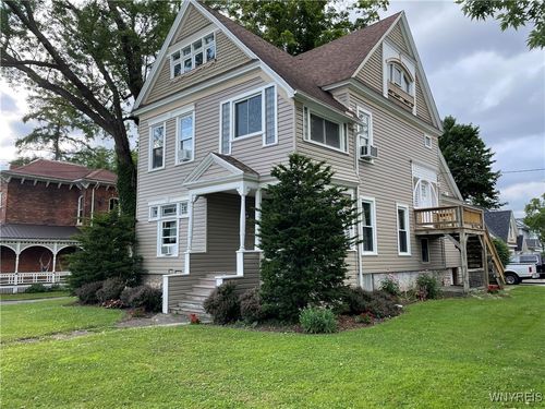 105 East Ave, Attica, NY, 14011-1104 | Card Image