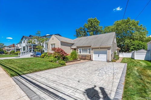 3247 Skillman Avenue, Hempstead, NY, 11572 | Card Image
