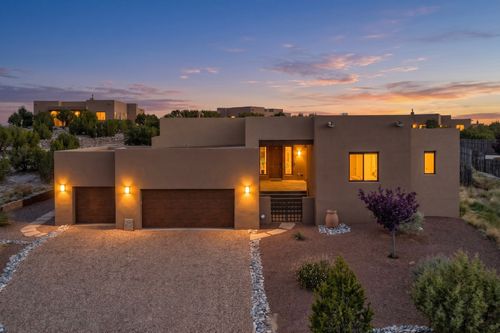 7 Via Harena, Santa Fe, NM, 87507-8066 | Card Image