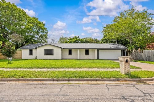 5611 Nelson Ln, Corpus Christi, TX, 78411-4743 | Card Image